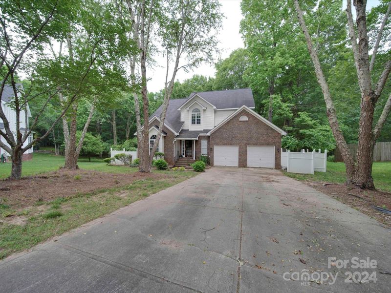 10101 Saffir Ct, Mint Hill, NC 28227