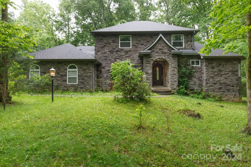 3303 Greenhurst Dr, Matthews, NC 28104