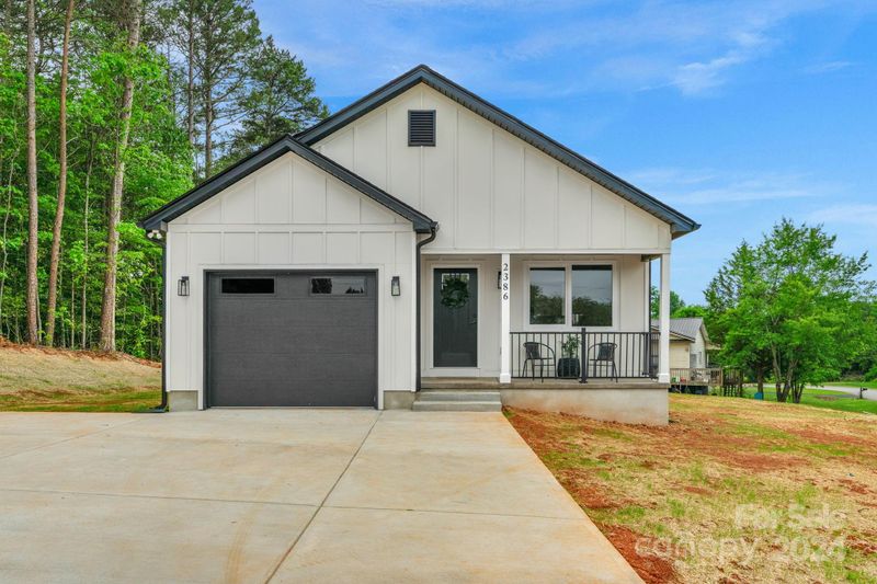 2386 Csi Farm Rd, Hickory, NC 28602