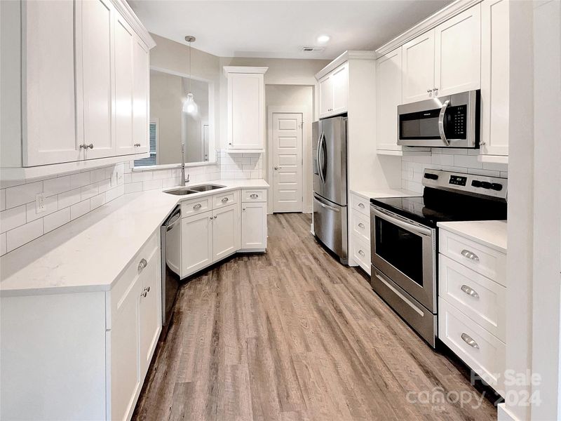 721 Riddle St, Mount Holly, NC 28120