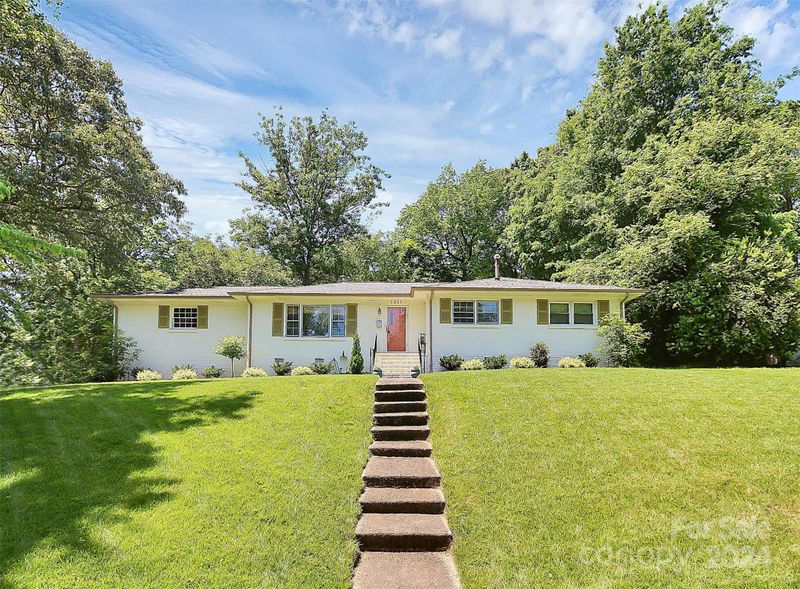 1011 Nancy Dr, Charlotte, NC 28211