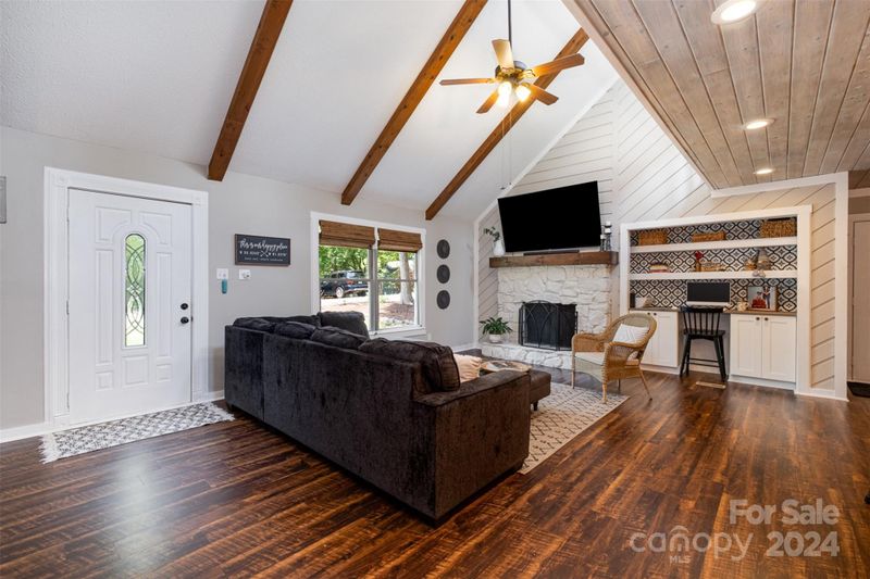 4033 Windward Dr, Tega Cay, SC 29708