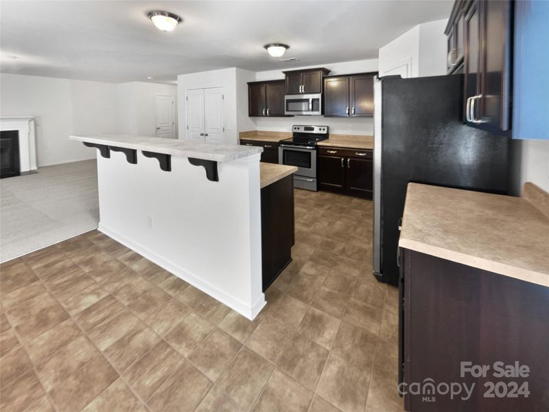 101 Ashton Bluff Cir, Mount Holly, NC 28120