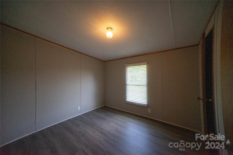111 Canfield Dr, Olin, NC 28660