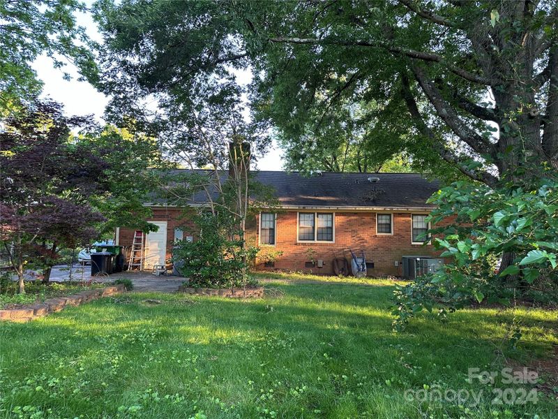 1113 Archdale Dr, Charlotte, NC 28217
