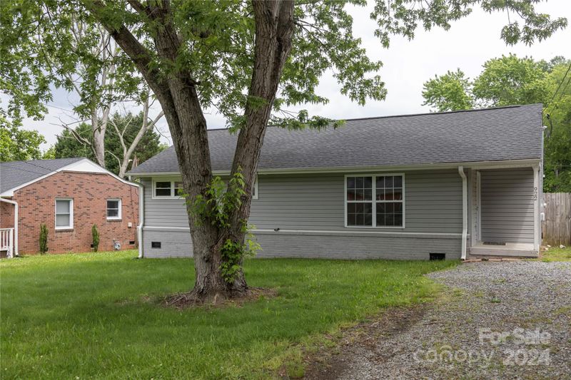 922 Summer Dr, Gastonia, NC 28052