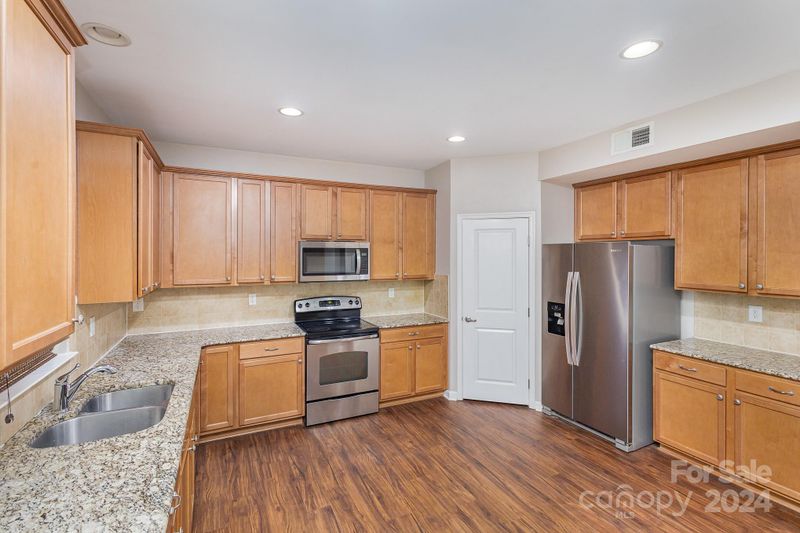 3075 Robusta Ct, Gastonia, NC 28056