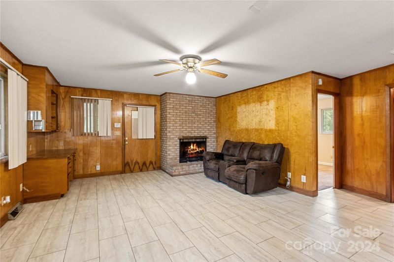 563 Mullis Rd, Harmony, NC 28634