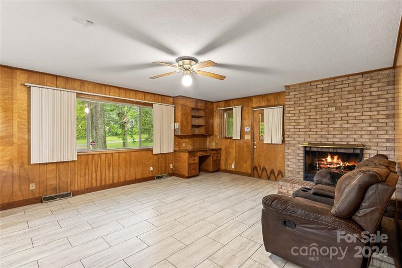 563 Mullis Rd, Harmony, NC 28634