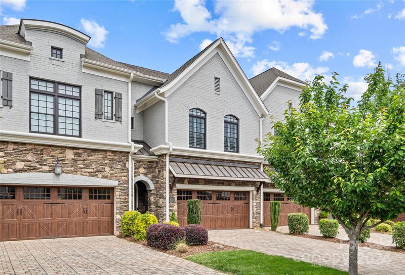 5007 Vernet Ln, Charlotte, NC 28210