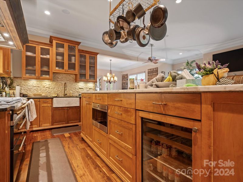 1003 Romany Rd, Charlotte, NC 28203