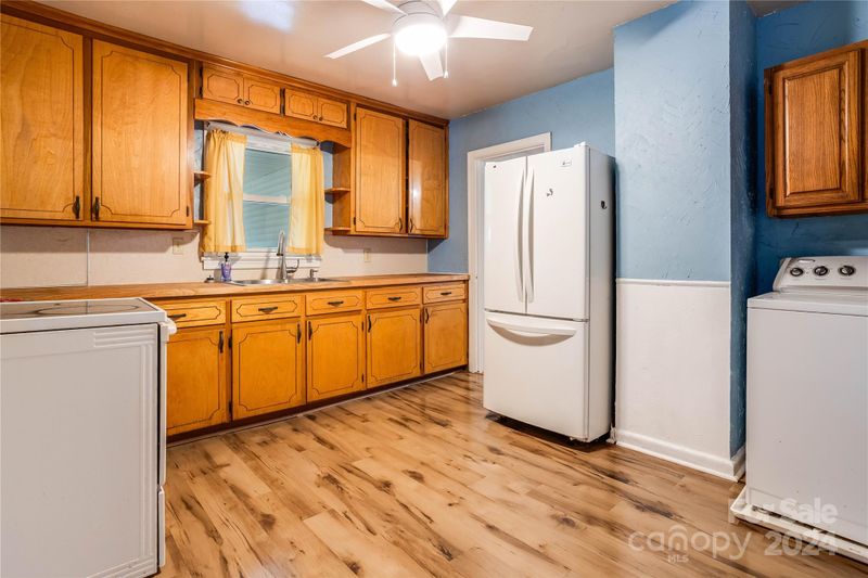226 Lee Black Rd, Cherryville, NC 28021