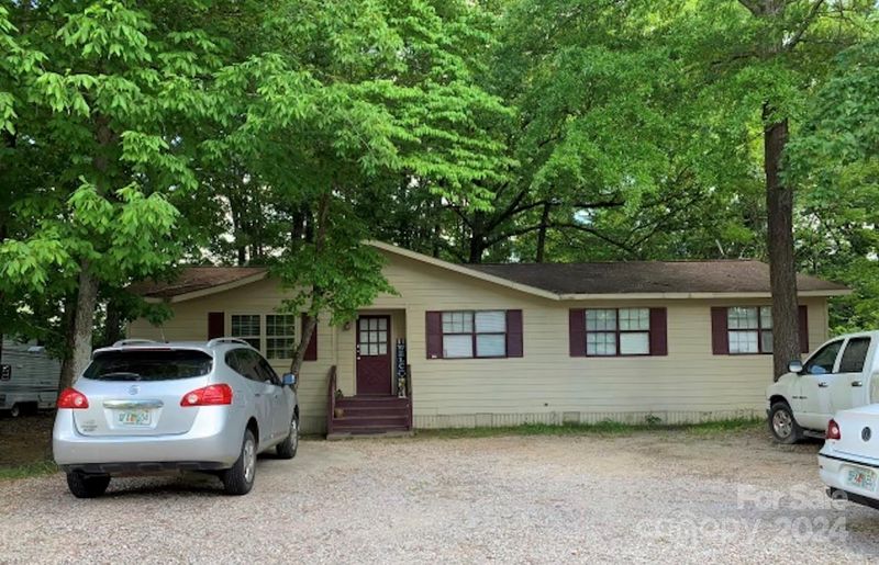 2027 Santa Barbara Dr, Lancaster, SC 29720