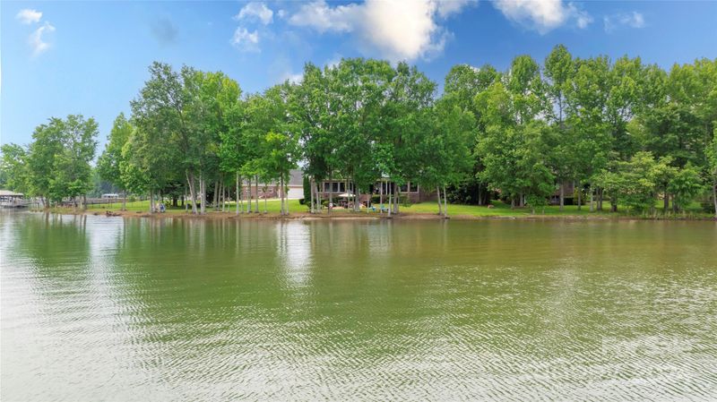 8212 Malibu Pointe Ln, Denver, NC 28037