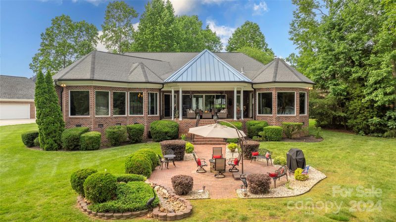 8212 Malibu Pointe Ln, Denver, NC 28037