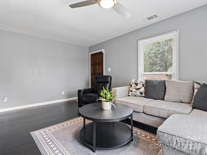 5023 Brooktree Dr, Charlotte, NC 28208