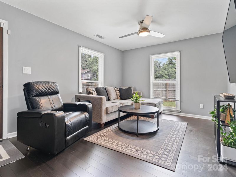 5023 Brooktree Dr, Charlotte, NC 28208