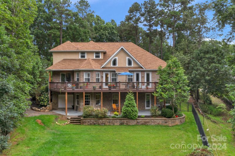 362 Squirrel Ln, Lake Wylie, SC 29710