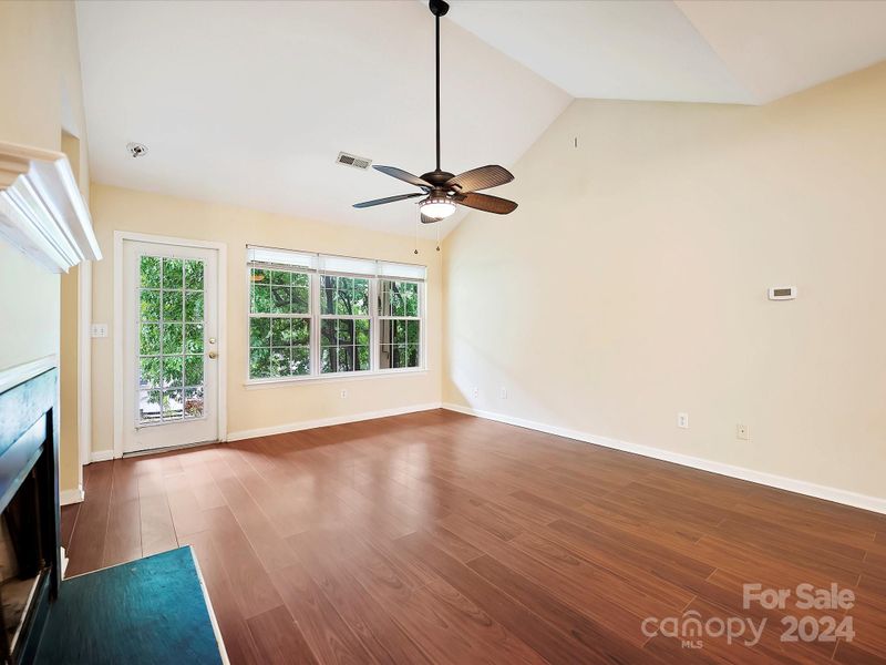 360 Cedarcroft Dr, Mooresville, NC 28115