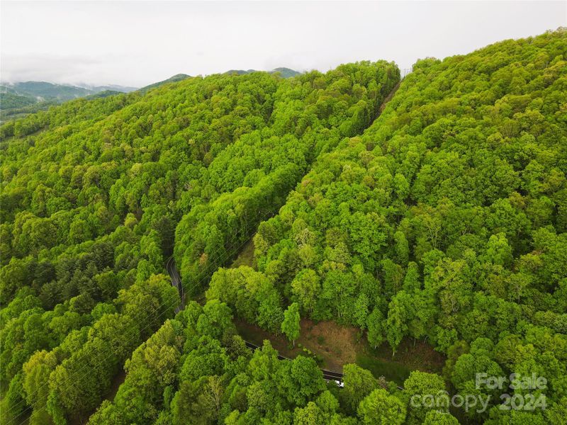000 Mountain Air Dr, Burnsville, NC 28714