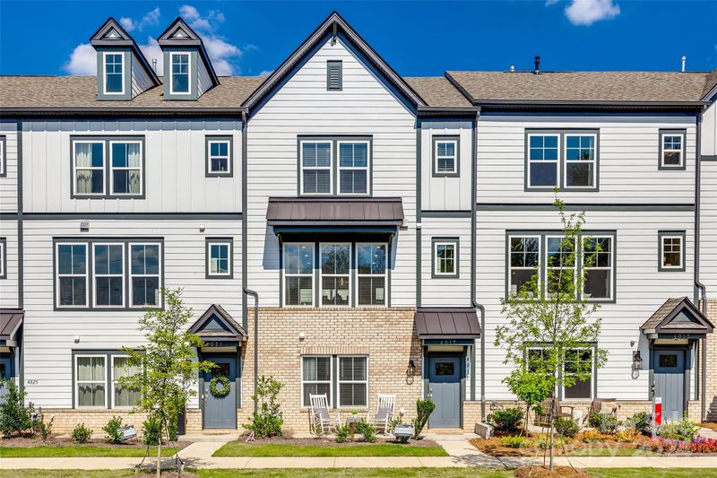 4017 Hidden Oaks Dr, Charlotte, NC 28205
