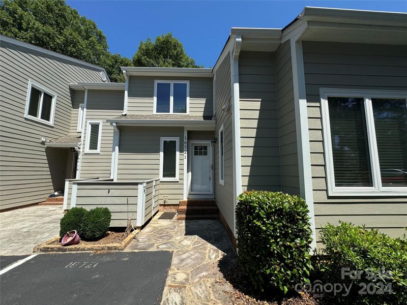 16721 Spinnaker Ln, Cornelius, NC 28031
