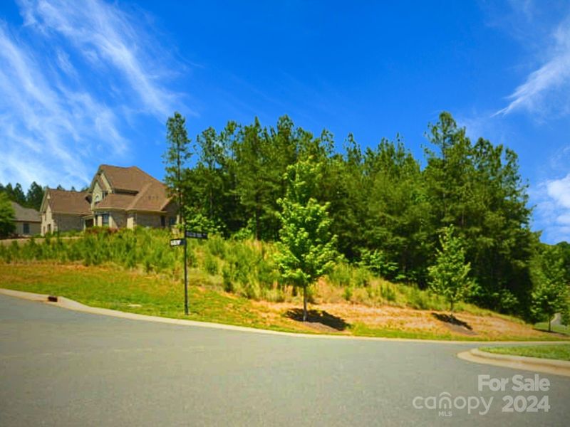 2000 Gladelynn Ct, Belmont, NC 28012