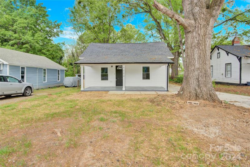 1223 4th St, Statesville, NC 28677