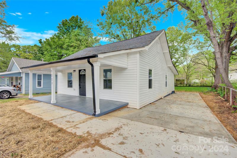 1223 4th St, Statesville, NC 28677