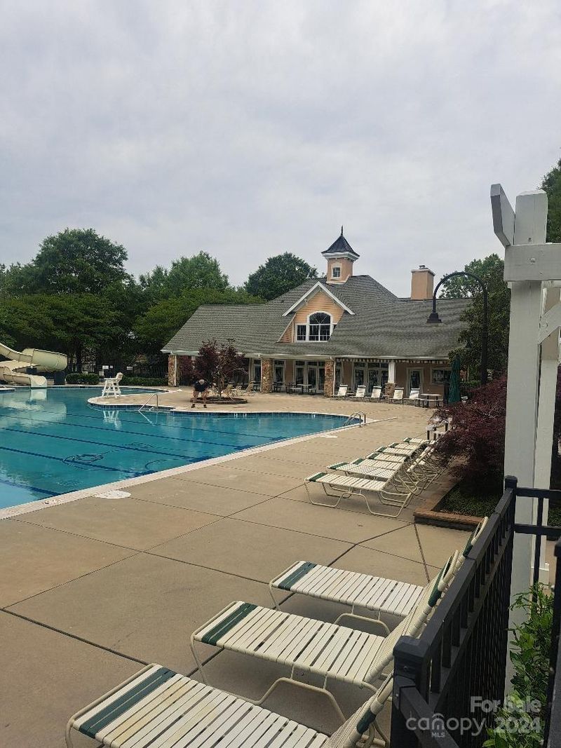 1128 Hammond Dr, Matthews, NC 28104