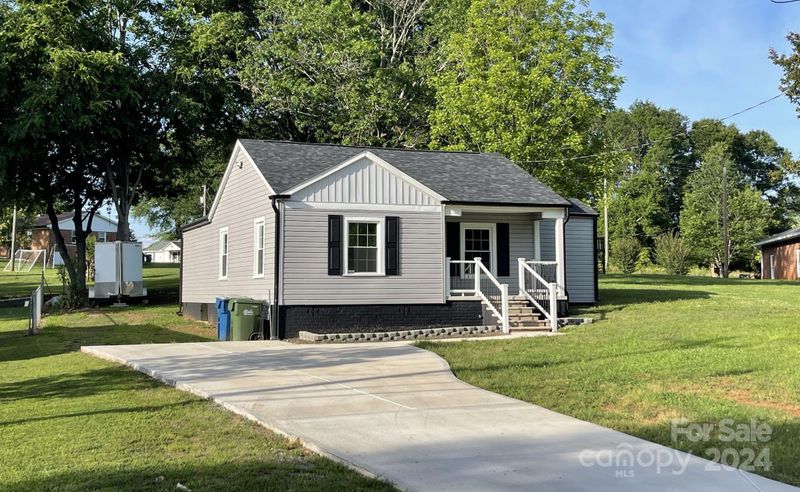522 Rankin Ave, Mount Holly, NC 28120