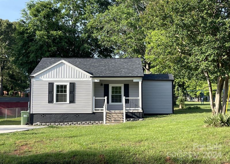 522 Rankin Ave, Mount Holly, NC 28120