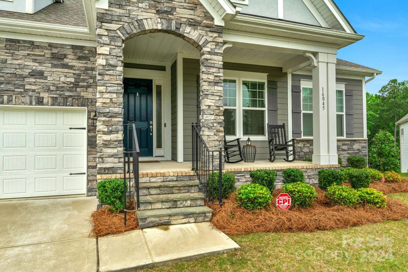 16045 Deer River Rd, Charlotte, NC 28278