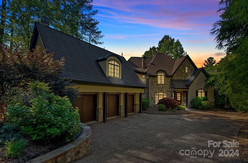 8790 Colebridge Ct, Sherrills Ford, NC 28673