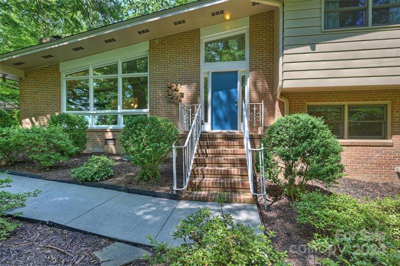 6810 Folger Dr, Charlotte, NC 28270