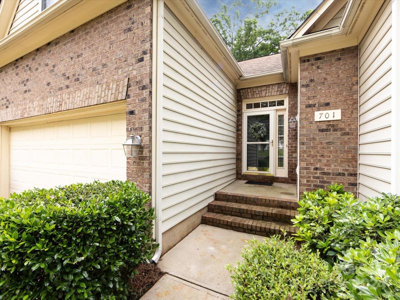 701 Clearbrook Rd, Matthews, NC 28105