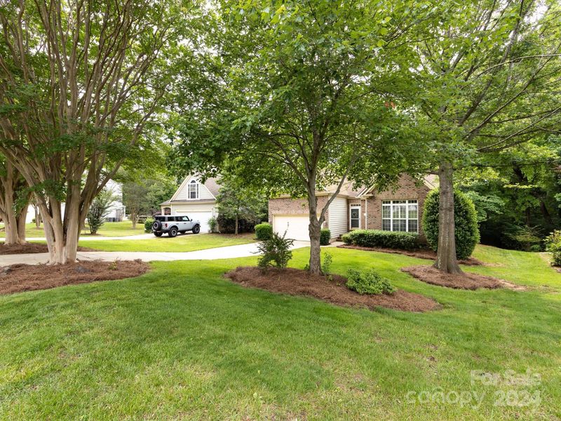 701 Clearbrook Rd, Matthews, NC 28105