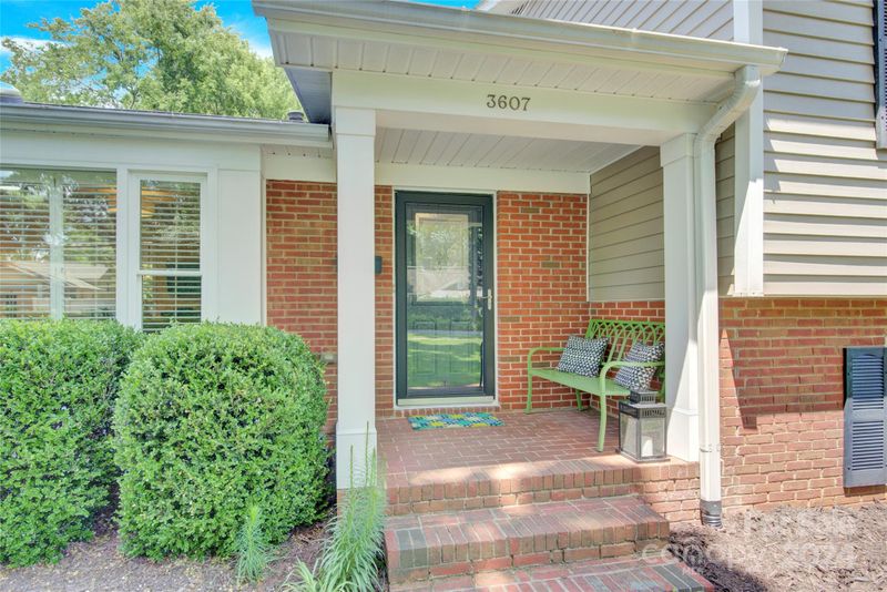 3607 Sulkirk Rd, Charlotte, NC 28210