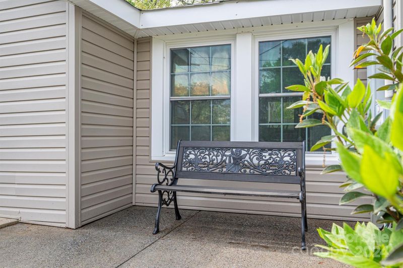 111 Tomberlin Rd, Mount Holly, NC 28120