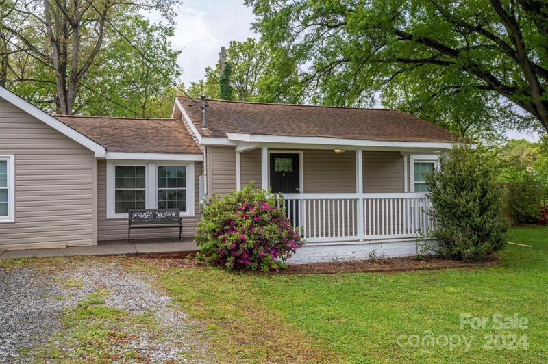 111 Tomberlin Rd, Mount Holly, NC 28120