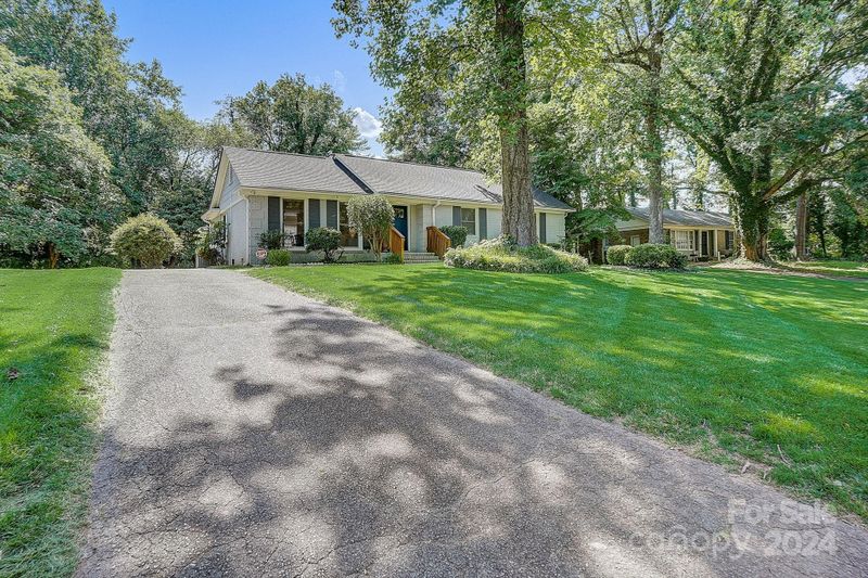 5822 Mullis Rd, Charlotte, NC 28215
