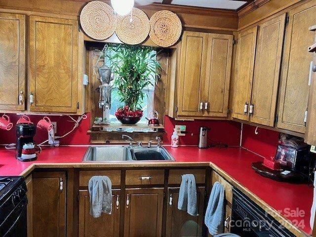 714 S Cline Ave, Newton, NC 28658