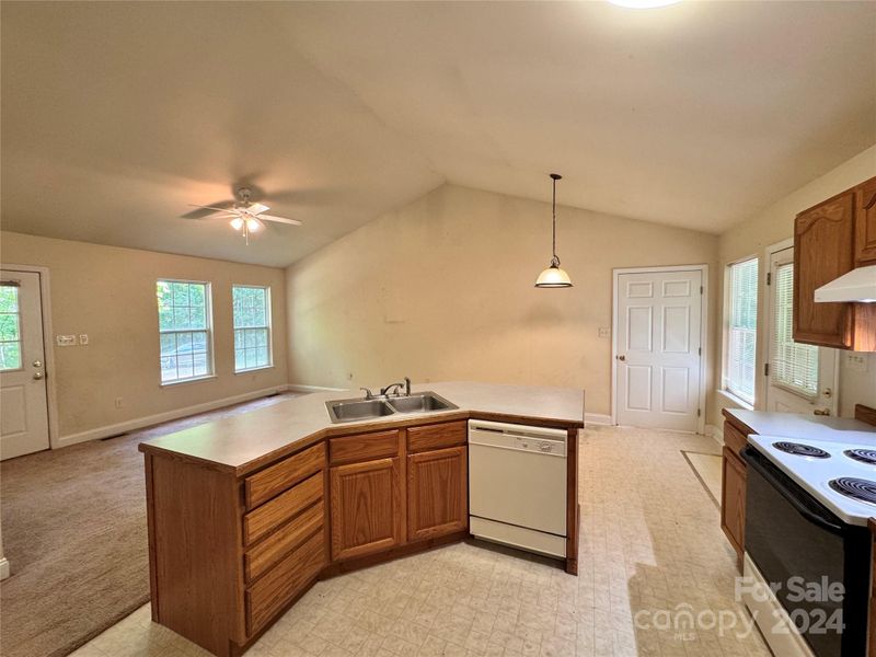 1989 Burkin Rd, Mcconnells, SC 29726
