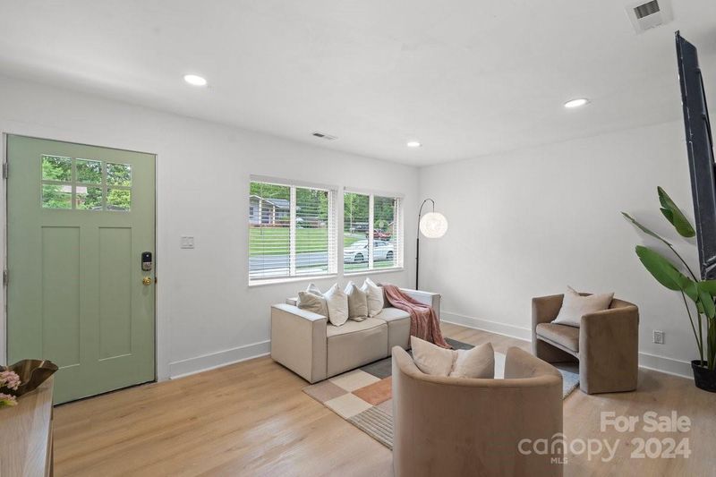 5008 Springview Rd, Charlotte, NC 28213