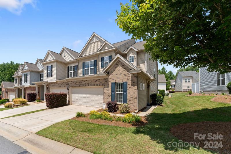 4772 Mount Royal Ln, Charlotte, NC 28210