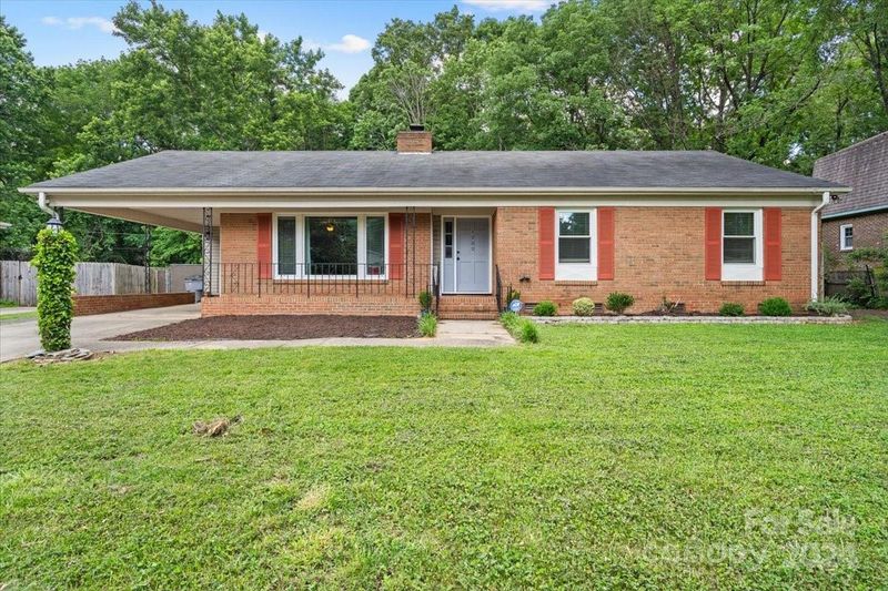 1200 Fox Run Dr, Charlotte, NC 28212