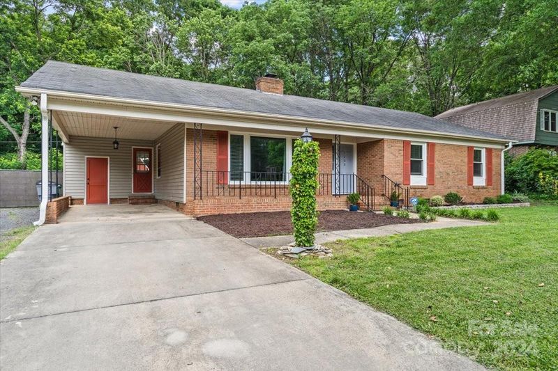 1200 Fox Run Dr, Charlotte, NC 28212