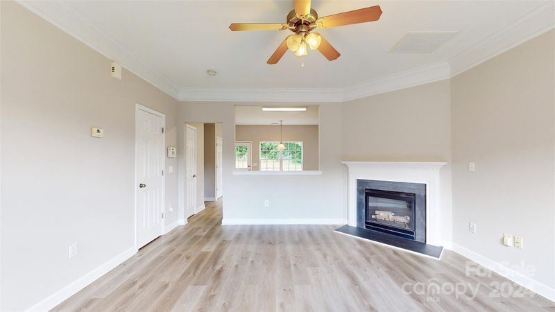 704 Raindrops Rd, Gastonia, NC 28054