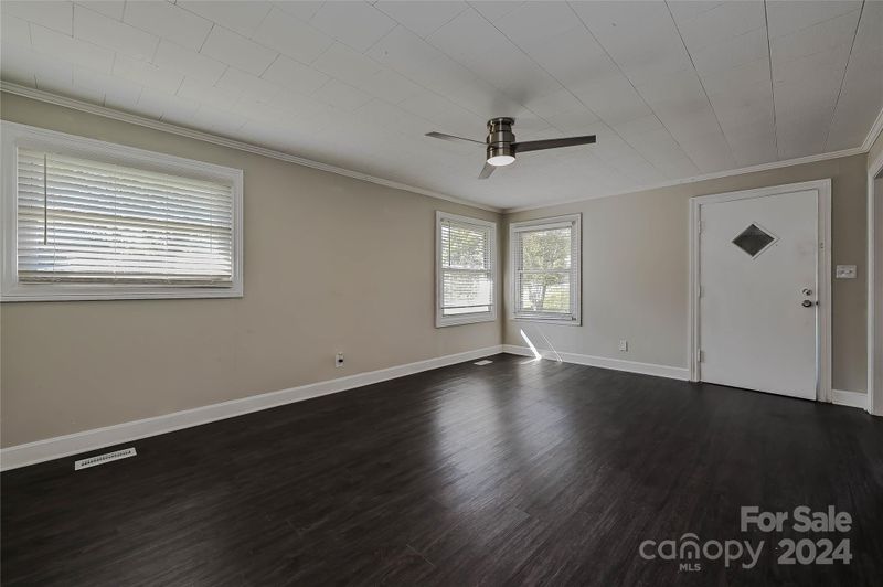 317 Gaston Ave, Mount Holly, NC 28120