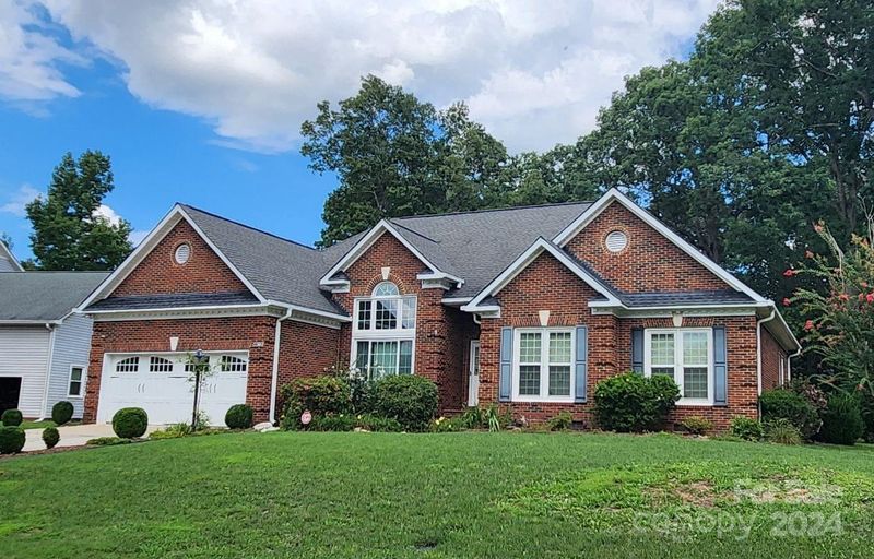 1907 Millbrook Ln, Matthews, NC 28104